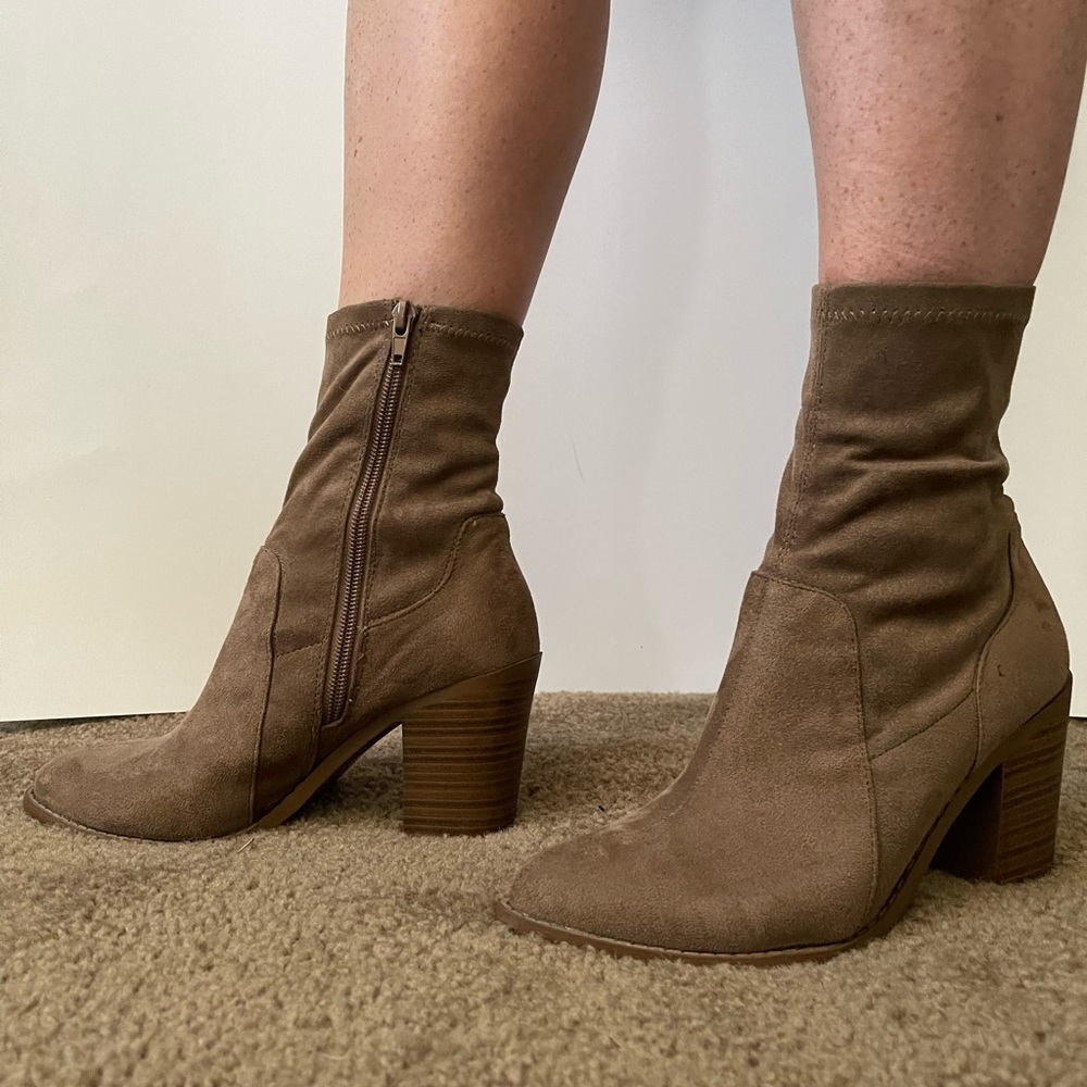 Wild Diva Pointed Toe Ankle Boots